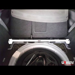 VW Golf 5 (incl GTI) UltraRacing 2-puncte Bară rigidizare sus amortizor spate