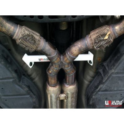 Nissan 350Z 02-08 UltraRacing 2-puncte Bară rigidizare podea mijloc jos
